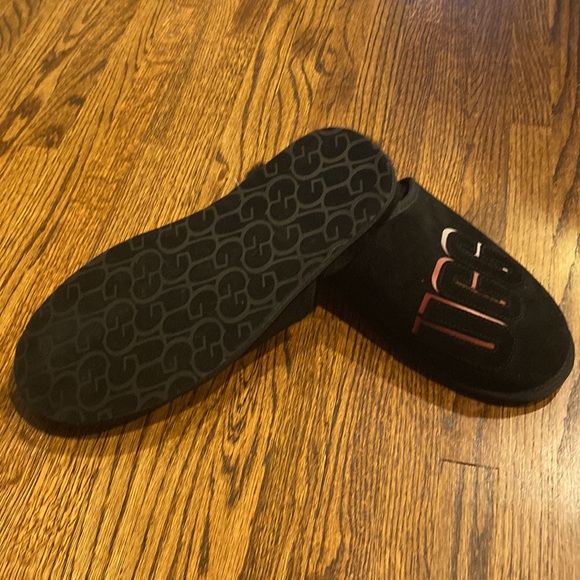 New UGG Signature Branded Suede Black Scuff Shoes Slippers Size 11 main image 4
